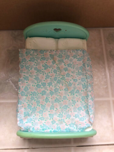 Vintage Fisher Price Loving Family Dream Dollhouse Bed Turquoise and Pink 1993 - £17.15 GBP