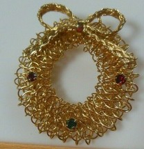 Gold-tone Prong-set Rhinestone Mesh Filigree Holiday Wreath Brooch - £14.73 GBP