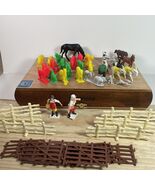 Vintage Farm Barn Animal Toys Pieces - $251.47 MXN