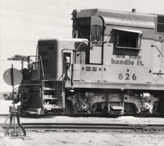 Union Pacific Railroad UP #826 GP30 Electromotive Train Photo Topeka KS 1977 - £7.09 GBP