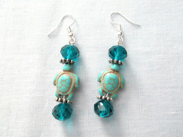 Turquoise Blue Sea Turtle &amp; Blue Facet Crystal Dangling Pair Of Earrings - £6.67 GBP
