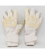 Reusch Attrakt Totalwhite Goalkeeper Gloves 9 - €85,05 EUR Reusch Attrakt Totalwhite Goalkeeper Gloves 9 - €85,05 EUR