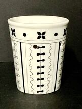 Scentsy BUD Plug-in Nightlight Wax Oil Warmer Flower  Black White Globe ... - $17.47 CAD