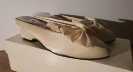 Victoria’s Secret Westgate Satin Shoe Slipper Ivory Size 5/6 Vintage NEW - £63.22 GBP
