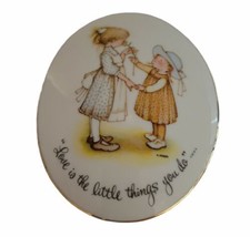 Vintage Holly Hobbie &quot;Love Is The Little Things You Do&quot; 6in Porcelain Plaque - £9.46 GBP