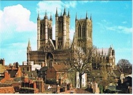 England Postcard Lincoln Minster From The Southwest Cathedral - $2.16