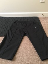 Nike Women&#39;s Size Medium Black Capri Pants Yoga Workout - £24.03 GBP