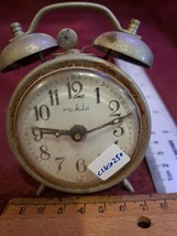 Vintage mechanical clock [CLK10250] - $45.00