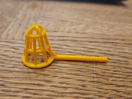 LEGO Utensil Net Small Meshed 24086, Minifigure Tool, Yellow - $37.50 MXN