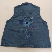 Draper’s & Damon’s RN#81492 Women’s PL Blue Embroidery Floral Cotton Denim Vest image 2