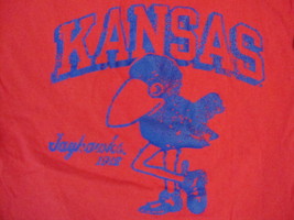 NCAA Kansas Jayhawks College University School Fan Distressed Red T Shirt M - £14.79 GBP