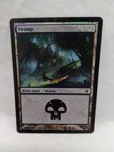 Foil Magic The Gathering Swamp 257 Innistrad Trading Card - €2,13 EUR