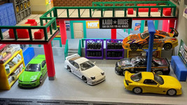 Hans Drift Garage Diorama 1:64 Scale Compatible with Hotwheels Diecast Cars - £87.86 GBP