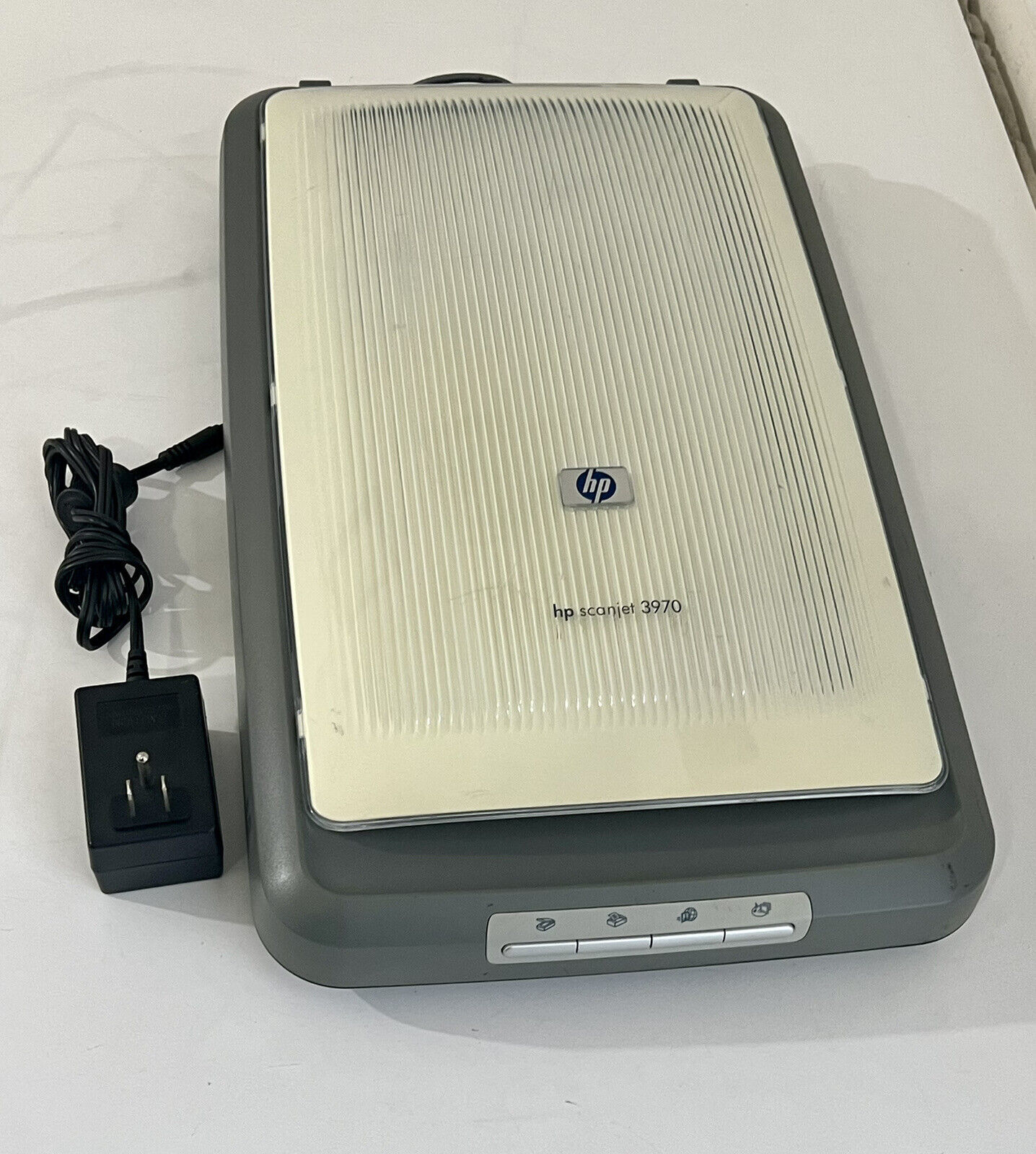 HP ScanJet 3970 Flatbed Scanner Q3190A - $25.60