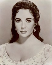 Elizabeth Taylor 8x10 glossy photo F6384 - $7.83