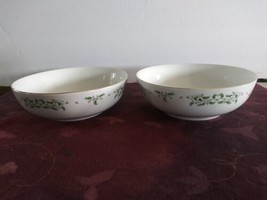 Gibson Everyday Holly Celebrations Set of 2 Cereal Soup Dessert Bowls - £15.57 GBP