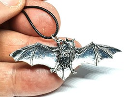 Vampire Bat Pendant Necklace Dark Realms Guardian Gothic Nosferatu Halloween Uk - £6.52 GBP