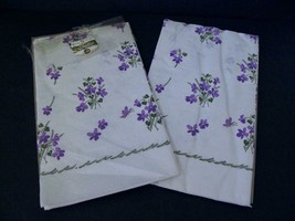 Lot/2 Vintage Rembrandt Paper Tablecloths Table Covers Purple Violets Butterfly - £7.83 GBP