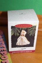 Hallmark Keepsake Holiday Barbie 1994 Mattel QX5216 Christmas Ornament - £14.11 GBP