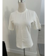 New club Monaco Women’s White Stretch Tee Small - $659.52 MXN