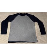 Vince Men&#39;s Gray/Black Double Layer Ranglan Crew-Neck Long Sleeve T-Shir... - $645.28 MXN