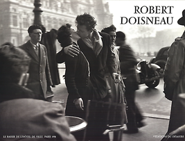 Robert Doisneau The Kiss At City Hall, 1990 - £59.67 GBP