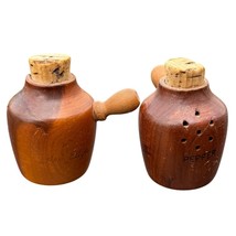  Glen Elder KS Wooden Jug Salt &amp; Pepper Shakers Vintage Souvenir Rustic - $349.95 MXN