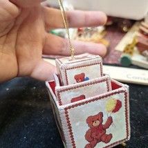Vintage 80s Stacking Teddy Bears Building Blocks Boxes Christmas Tree Ornament - £4.94 GBP