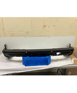 pt00049055 2022 2023 2024 rivian r1s rear oem bumper - $5,305.63 MXN