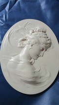 11 X 14 &quot; VICTORIAN LADY CERAMIC WALL PLAQUE  - $1,988.22 MXN