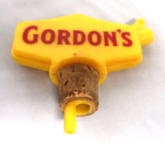 Gordons Gin Bottle Pourer Plastic Barware  Pub Advertising Vintage 1960s... - £4.55 GBP