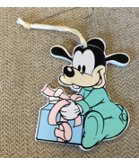 1989 Disney Goofy Christmas Ornament – Opening Present - $189.87 MXN