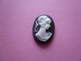 Victorian Lady Cameo Cabochons - £2.25 GBP