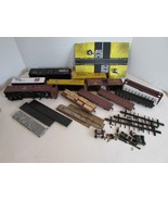 HO Asst of Model Train  Freight Cars Shells Parts Crossing Pot Luck GN S... - $14.80