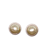Richelieu Silver Tone Clip On Faux Pearl Hammered Texture 80s Button - Flaw - $9.34 CAD