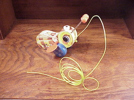 Vintage Queen Buzzy Bee Pull Toy, no. 444, made by Fisher Price - £6.30 GBP