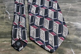 Van Huesen &quot;417&quot; Collection  Tie Necktie Geometeric Navy, Msroon, White - $6.66