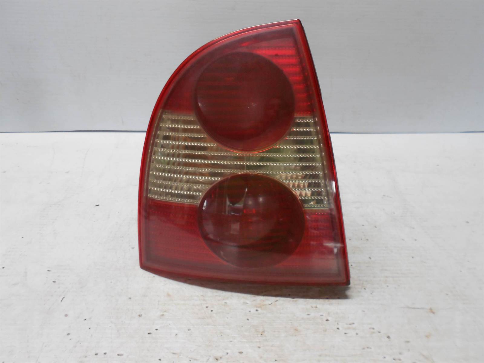 Primary image for 2001-2005 Volkswagen Passat Sedan LEFT DRIVER Genuine OEM tail light