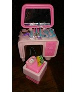 Vintage Barbie Dream Furniture Dresser Vanity Stool Extras Glasses Dryer... - $1,040.12 MXN