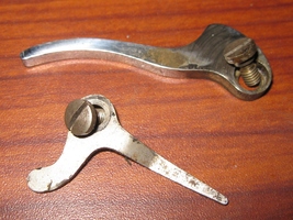 Wards Brunswick National Sewing Machine Thumb Lifter Bar &amp; Tension Release Lever - $9.00