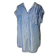 Jachs Girlfriend Quinn Shirt Blue Women Button up Pockets Size Medium Chambray - £31.65 GBP