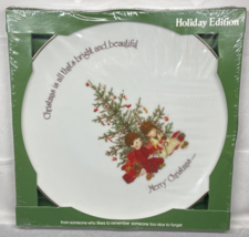 Vtg 1975 Merry Christmas Holiday Edition Plate Holly Hobbie Nos Sealed - £5.94 GBP