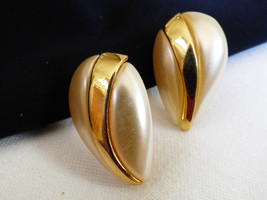 N API Er Elegant Gold Tone White Pearl Faux Teardrop Earrings - £16.34 GBP
