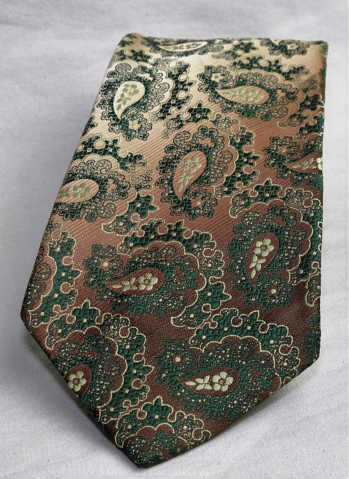 Men&#39;s Paisley Necktie, Progressive Colors 100% Polyester - $6.66