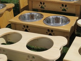 Medium DOG BONE WOOD FEEDER Amish Handmade Raised 2QT Paw Print Bowls UN... - £59.78 GBP