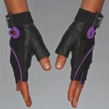Gloves03 women purple side fcaf4069 9741 489c 9dc5 68d95cc1bb87 thumb200