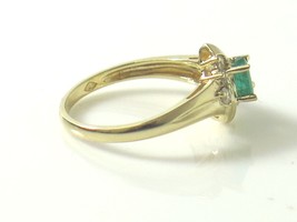 10K Yellow Gold Diamond And Emerald Women&#39;s Ring - £156.53 GBP