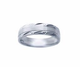 14 K White Gold Unisex Wedding Band With Diagonal Cuts And Circles - £398.80 GBP