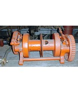 Bee Bee winch 2 ton duplex drums.  Nice little hand crank winch itme 301 - $1,612.37 CAD