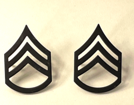 TWO US ARMY E-7 SERGEANT FIRST CLASS BLACK SUBDUED COLLAR LAPEL HAT PIN ... - £7.76 GBP